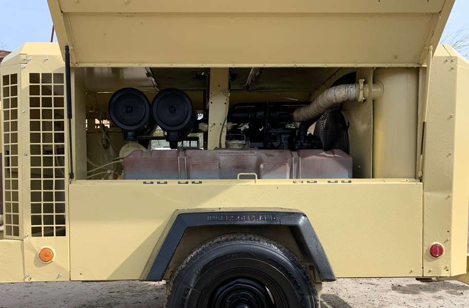 Used Ingersoll Rand 375 cfm Diesel Air Compressor