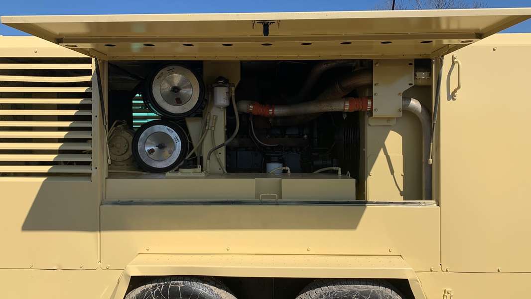 Used Ingersoll Rand XP825WCU Diesel Air Compressor