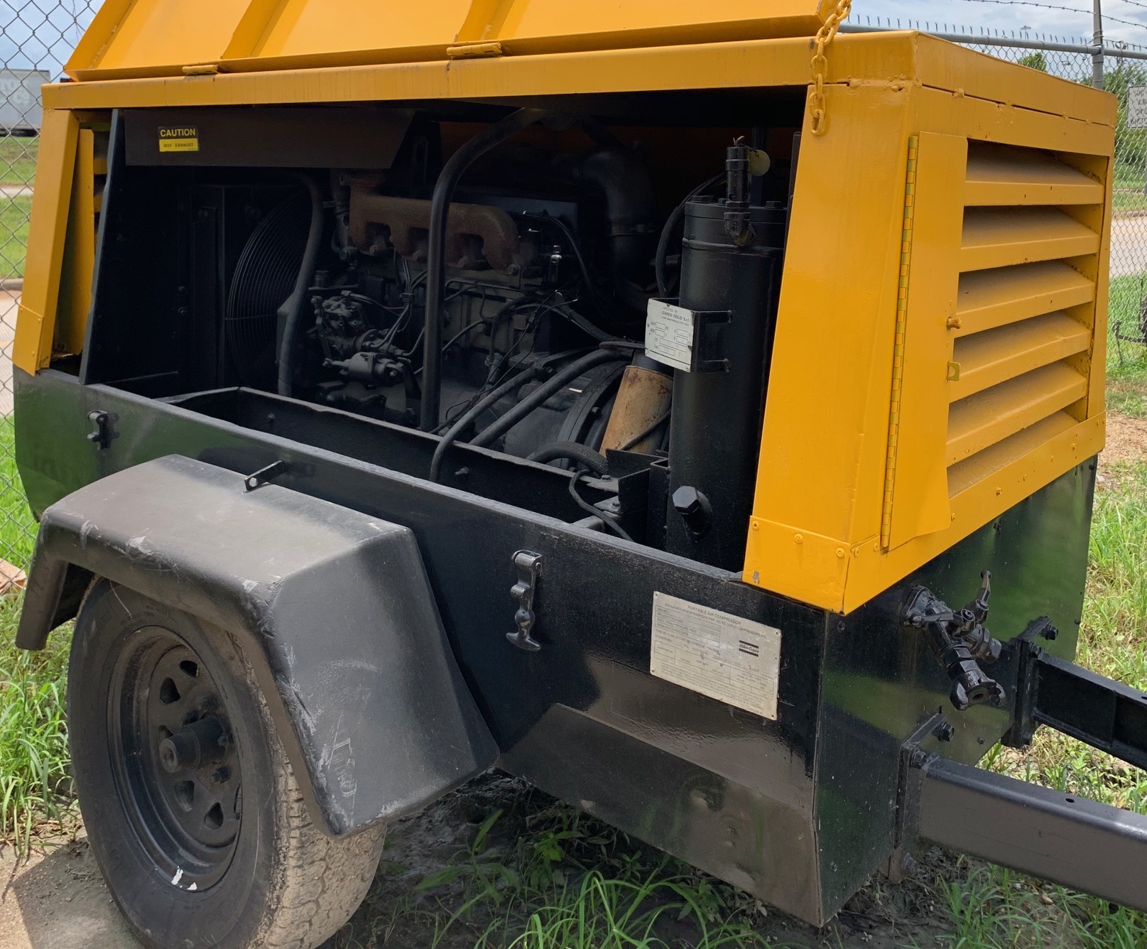 Used Atlas copco XAS97 Diesel Air Compressor 185 8972425000