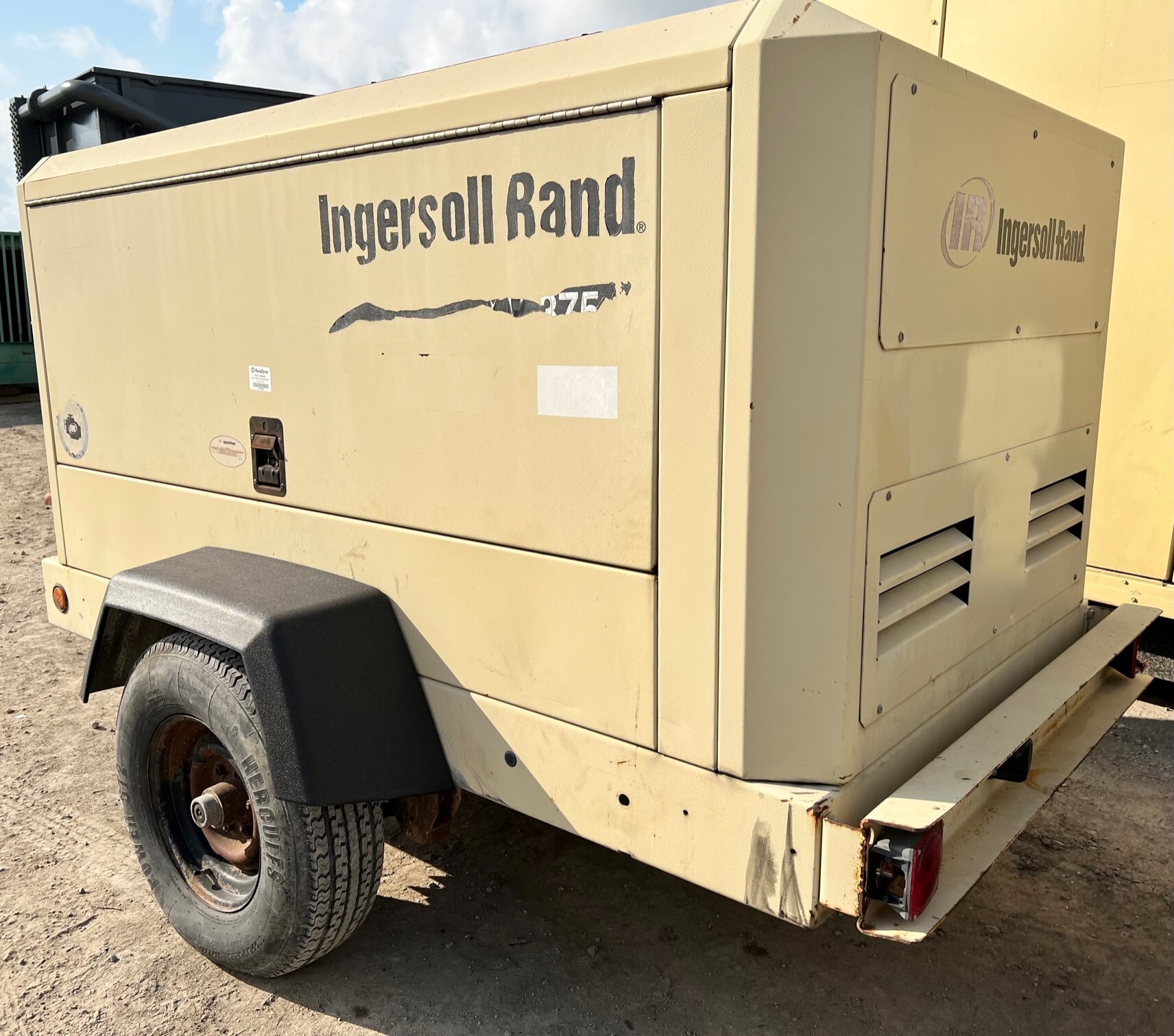 Used Ingersoll Rand XP375WIR Diesel Air Compressor 375 351815ULOA57