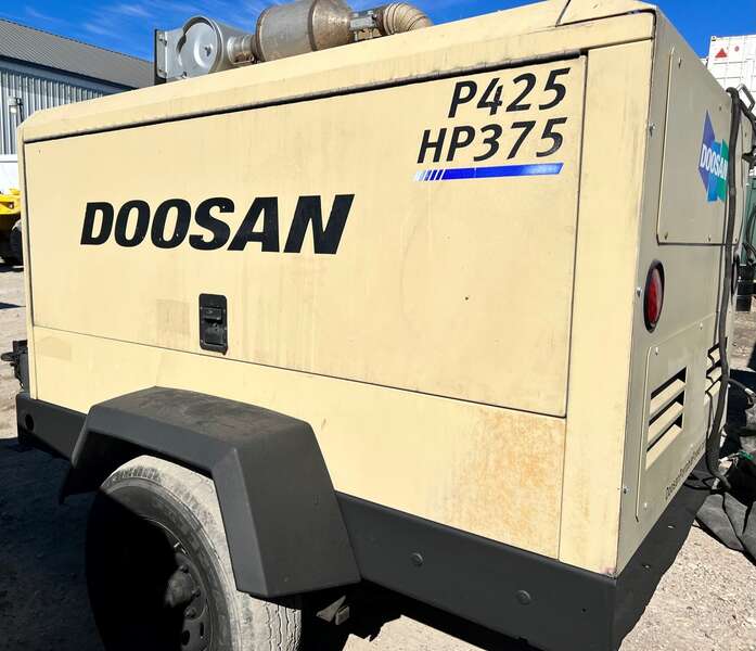 Used Doosan P425/HP375WCU-T4I Diesel Air Compressor