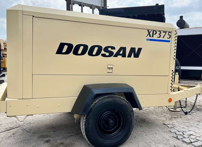 Used Doosan XP375WIR-T3 Diesel Air Compressor