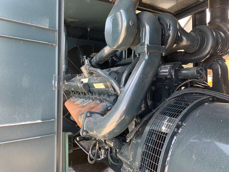 Low hours Detroit 12V71TT Diesel Engine