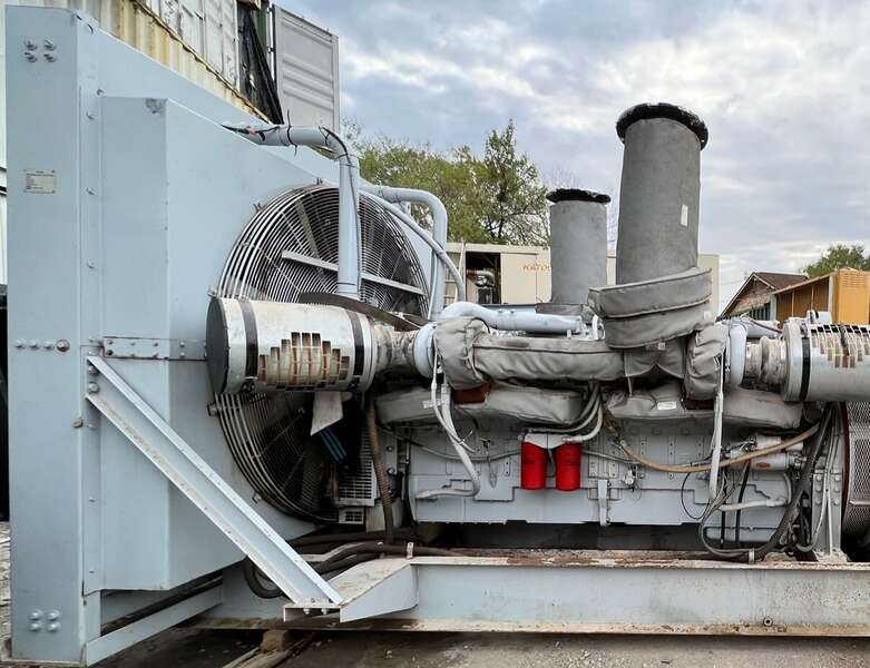 Low hours Detroit Diesel 24V71TT Diesel Engine