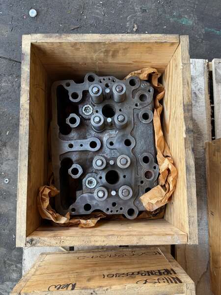 Reman Cummins NTTA855 Cylinder Head with Valves Engine Parts