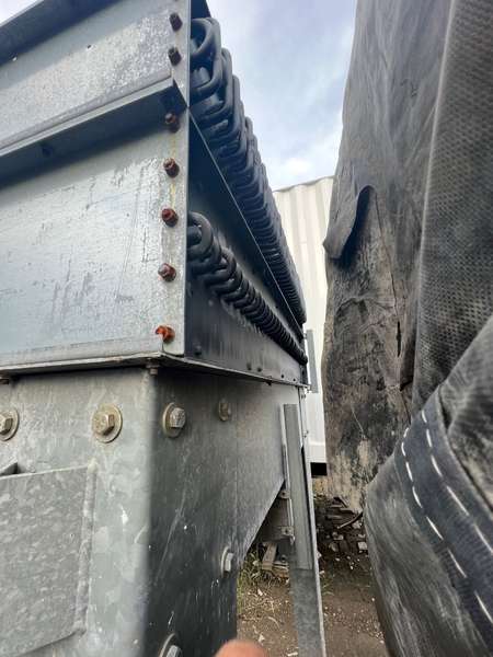 Used Horizontal Two Circuit Radiator Radiator