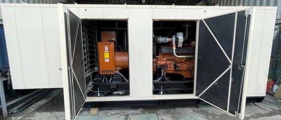  Generac SG300 Gas Generator