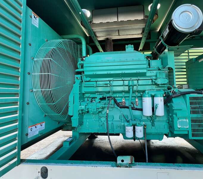 Low hours Cummins 500kW Diesel Generator