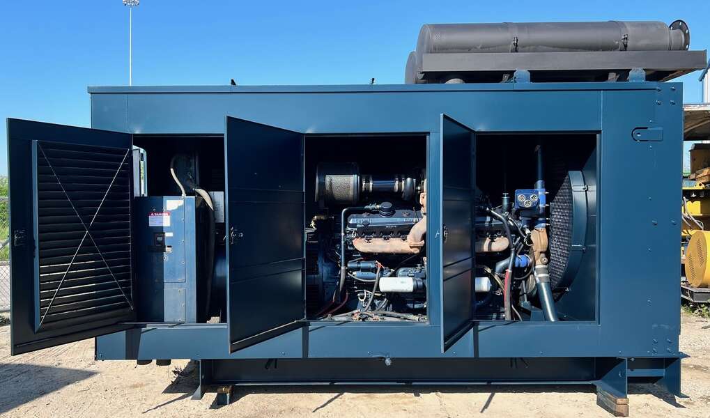 Used Stewart and Stevenson 750kW Diesel Generator