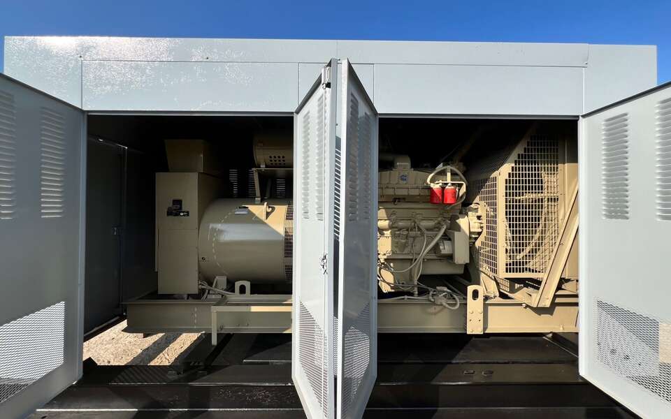 Used Cummins 600kW Diesel Generator