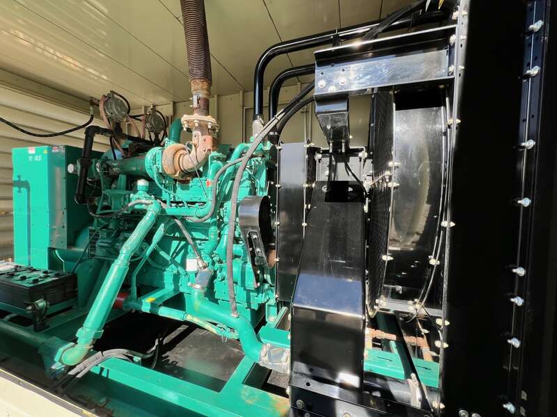 Low hours Cummins 250kW Gas Generator