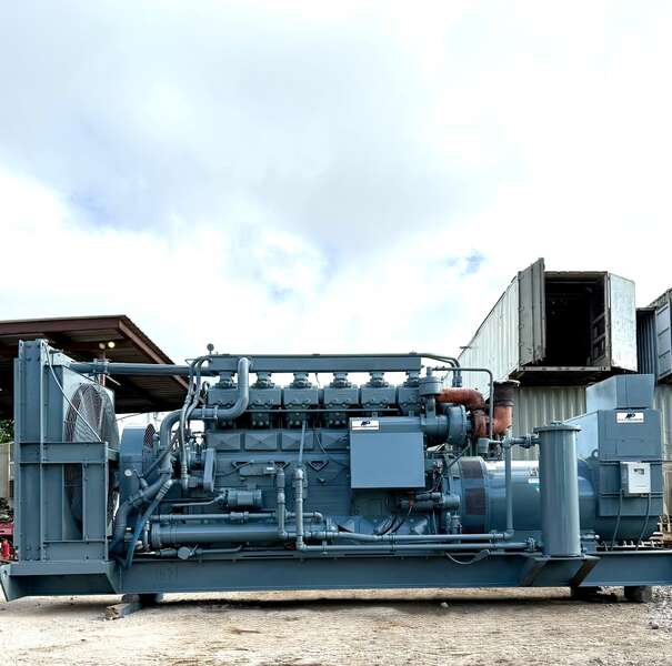 Low hours Waukesha 400kW Gas Generator