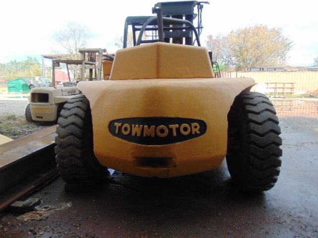 TowMotor (Caterpillar) AH-60 Forklifts - Mast