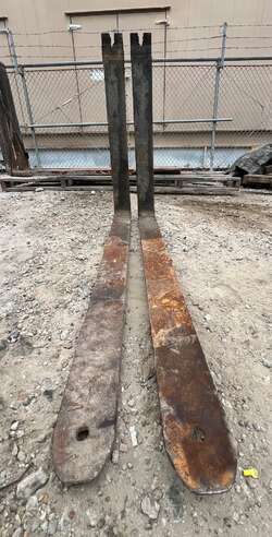 Used Caterpillar R80 Forklift Forks 