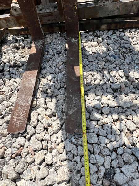 Used Yale 4' Forks and Mast 