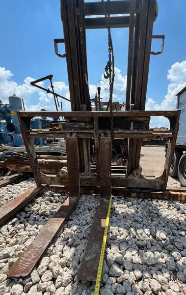 Used Yale 4' Forks and Mast 