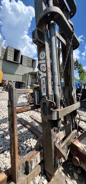 Used Yale 4' Forks and Mast 